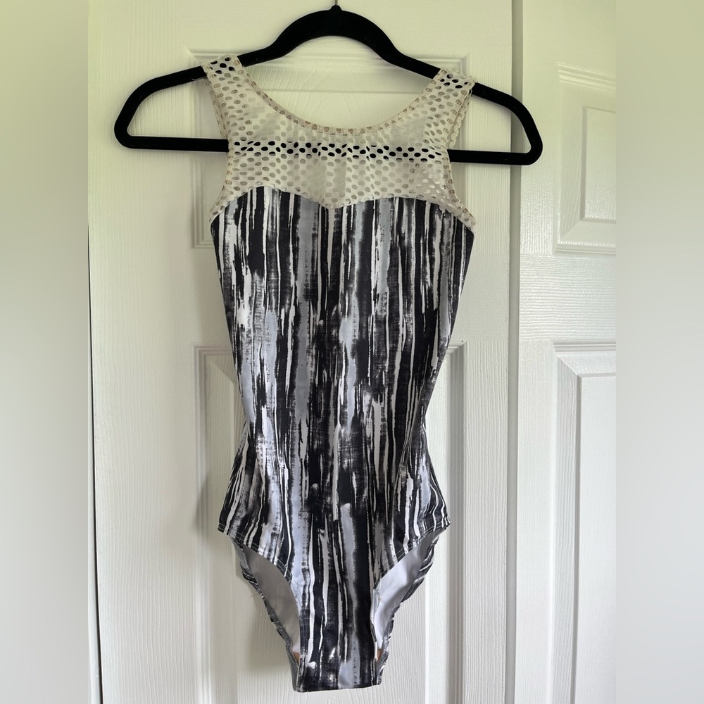 Eleve Black and white leotard